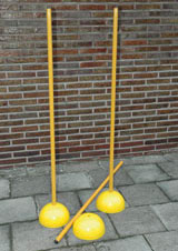 paal geel met voet